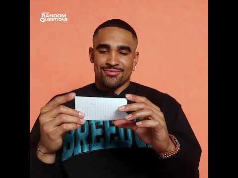 Random questions with Jalen Hurts #essencemagazine #jalenhurts #philadelphiaeagles #superbowl